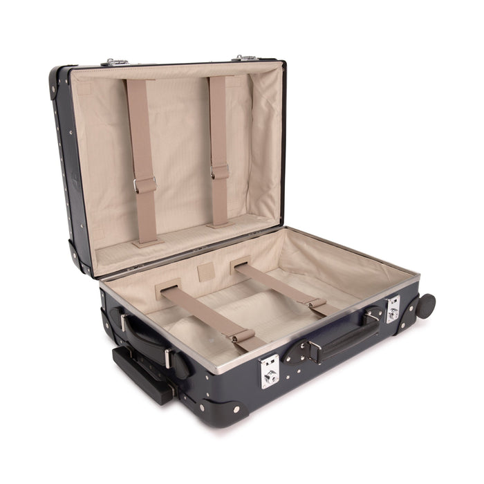 The Explorer · Carry-On - 4 Wheels | Navy/Black/Chrome