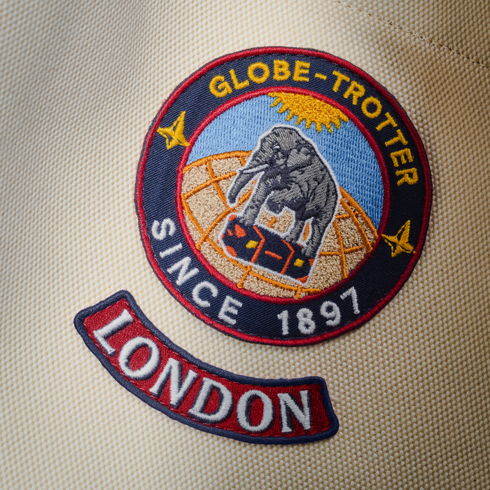 The Explorer · Canvas Pochette | Tokyo