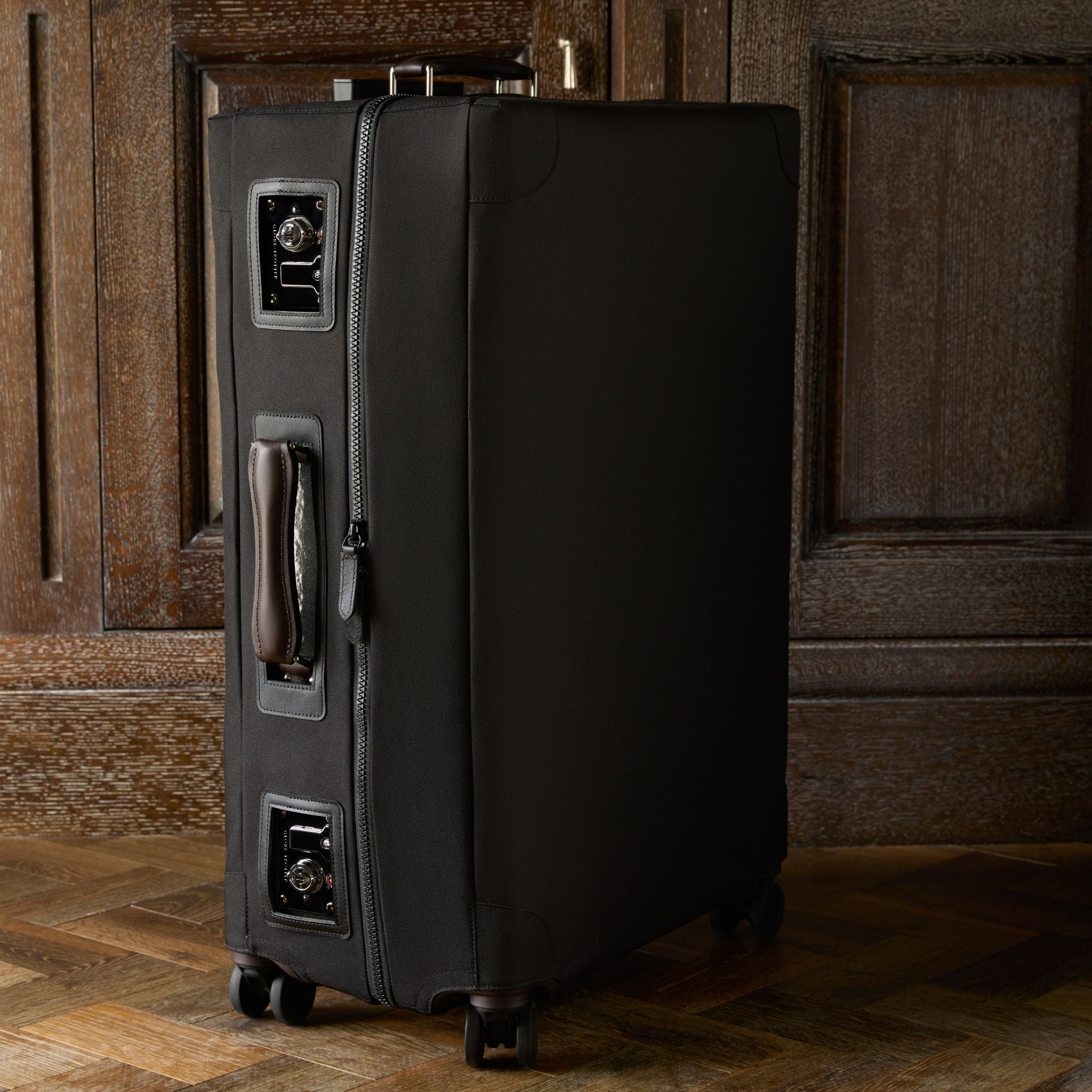 Case Cover ·  Carry-On - 2W | Black