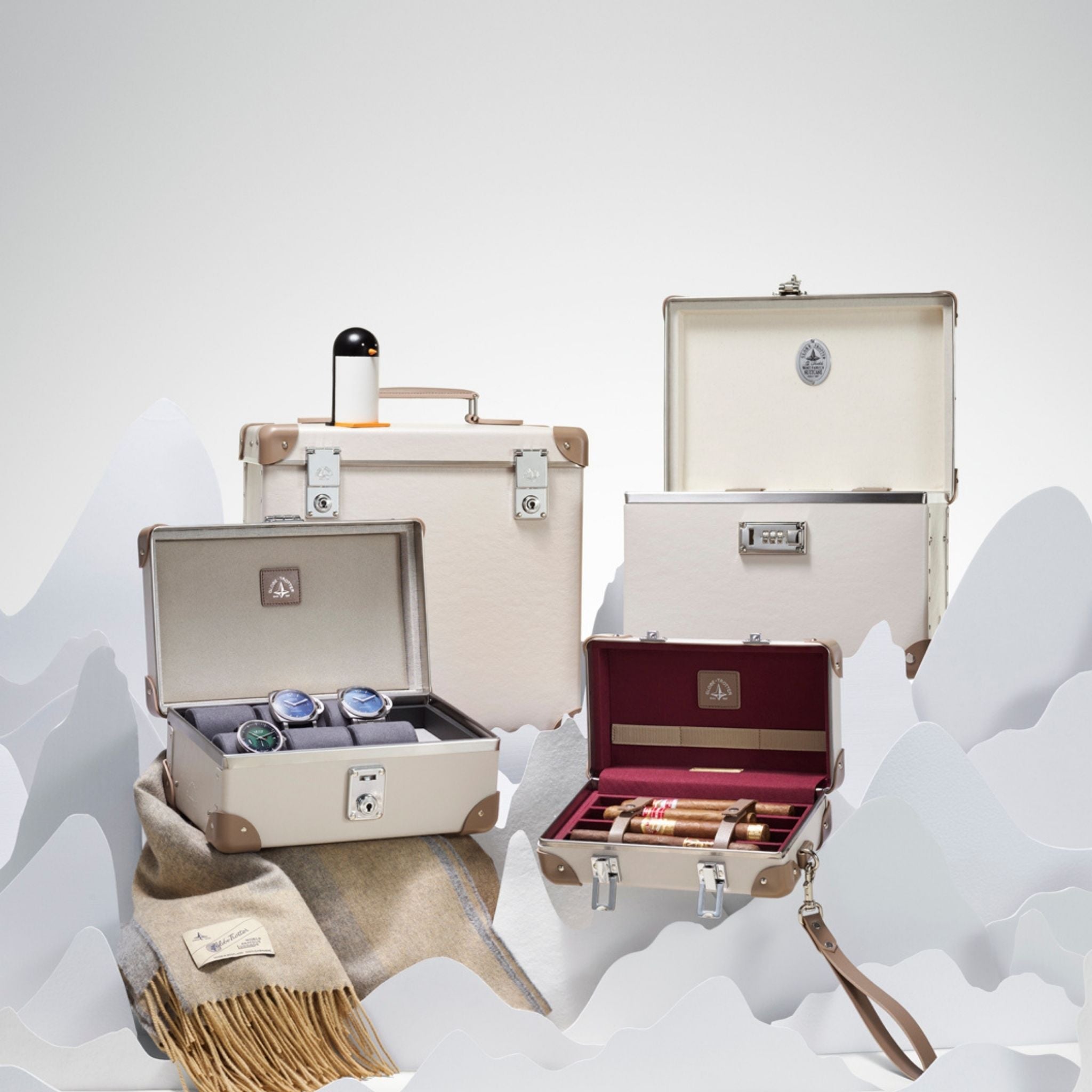 Home Collection · Cigar Travel Case | Chalk/Moss/Chrome